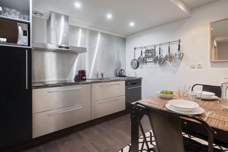 Guestready - Superbe Maison De Ville Duplex Lyon Exterior photo